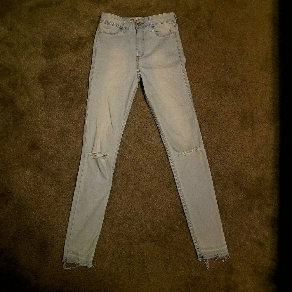 Abercombie and Fitch Light Wash Skinny Jeans